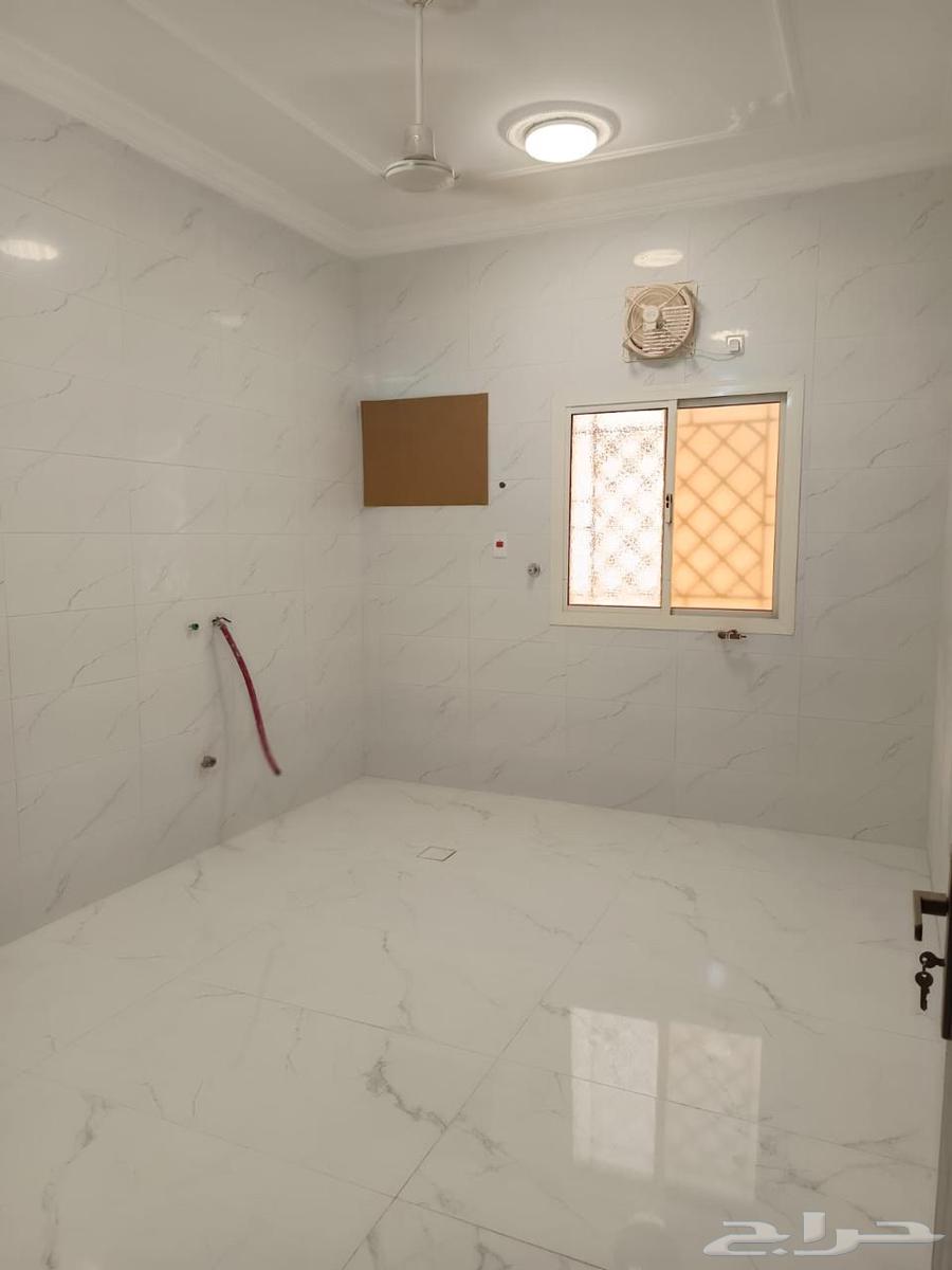 شقة 4 غرف في الأجاويد 9