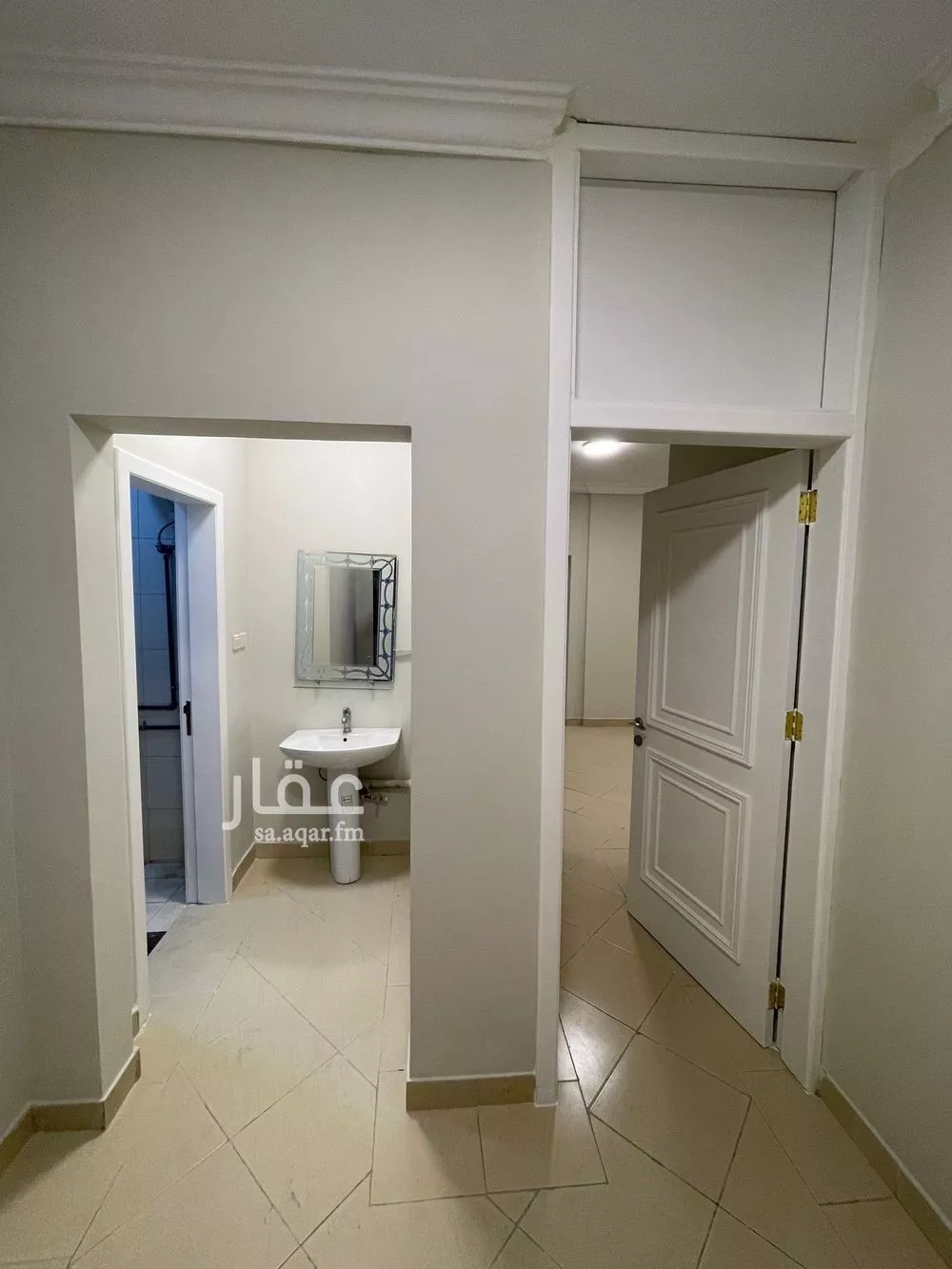 شقة 3 غرف في العقيق 8