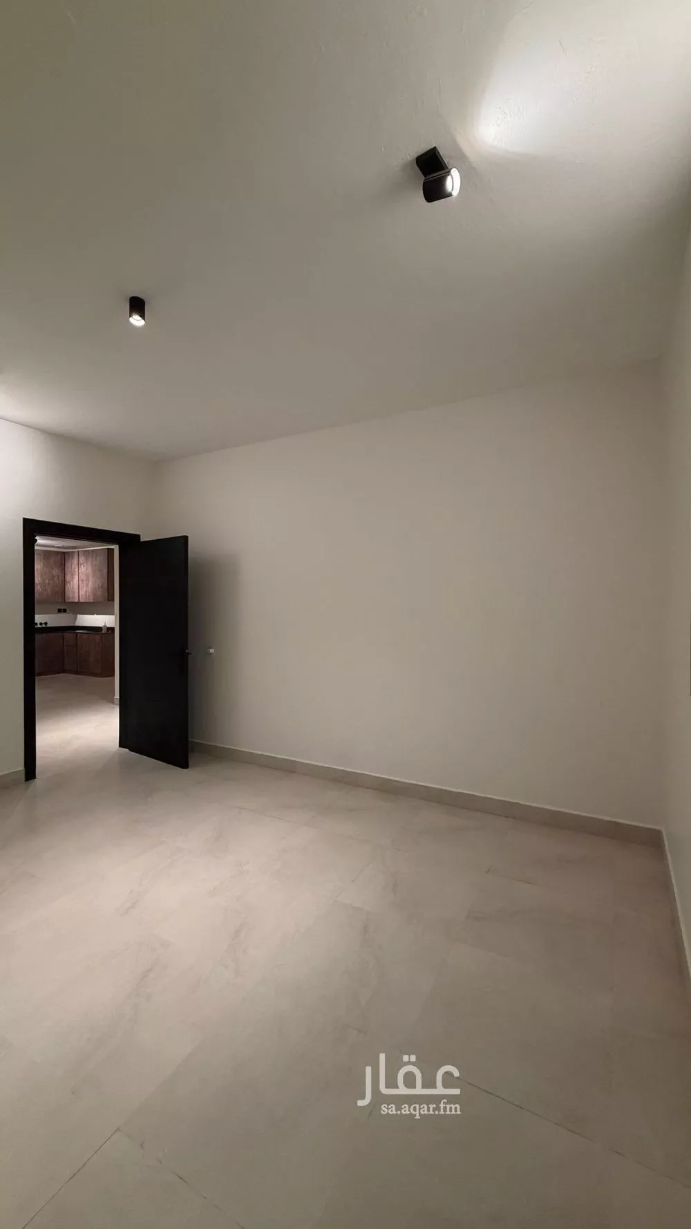 شقة 2 غرف في الملقا 15