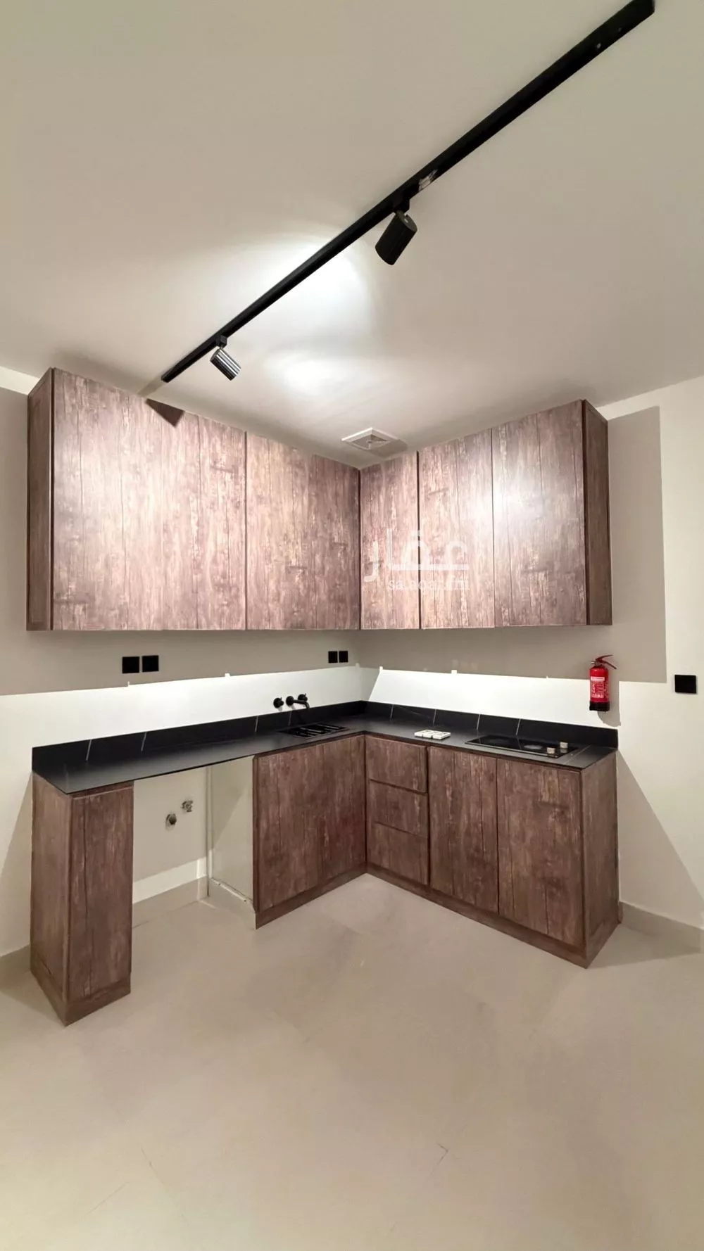 شقة 2 غرف في الملقا 5