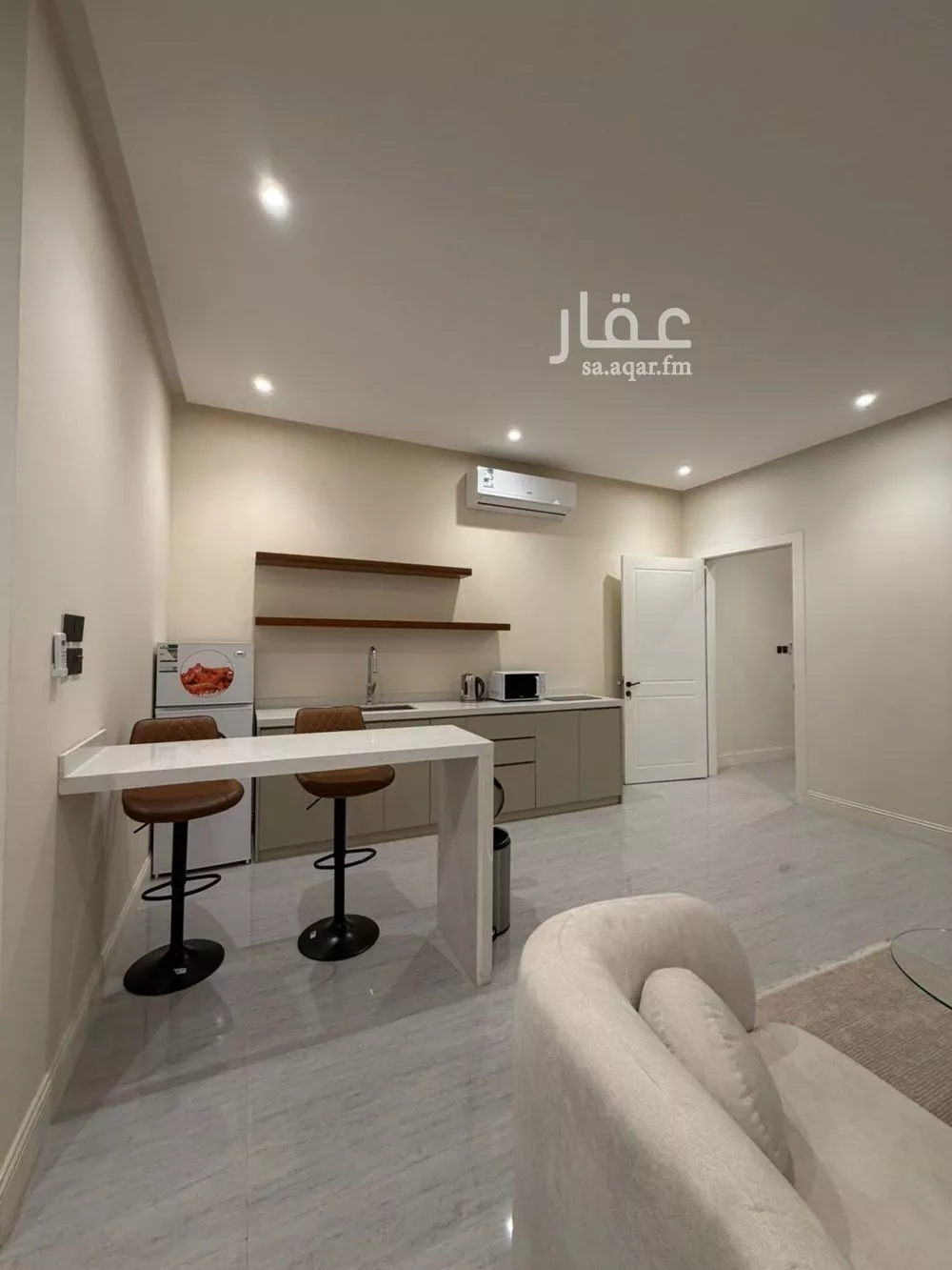 دور 1 غرف في العارض 8