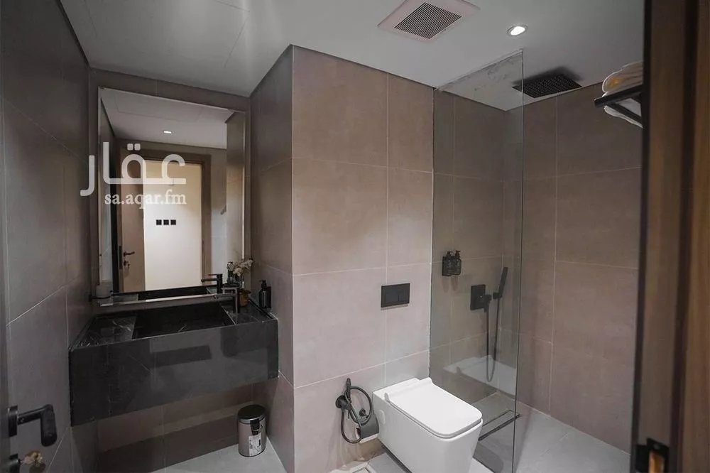 شقة 1 غرف في الملقا 7