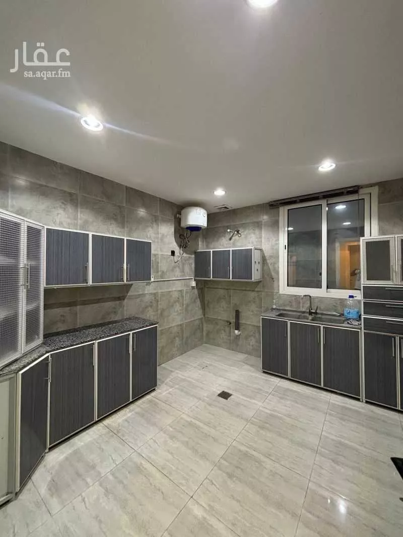 شقة 4 غرف في الزهور 3