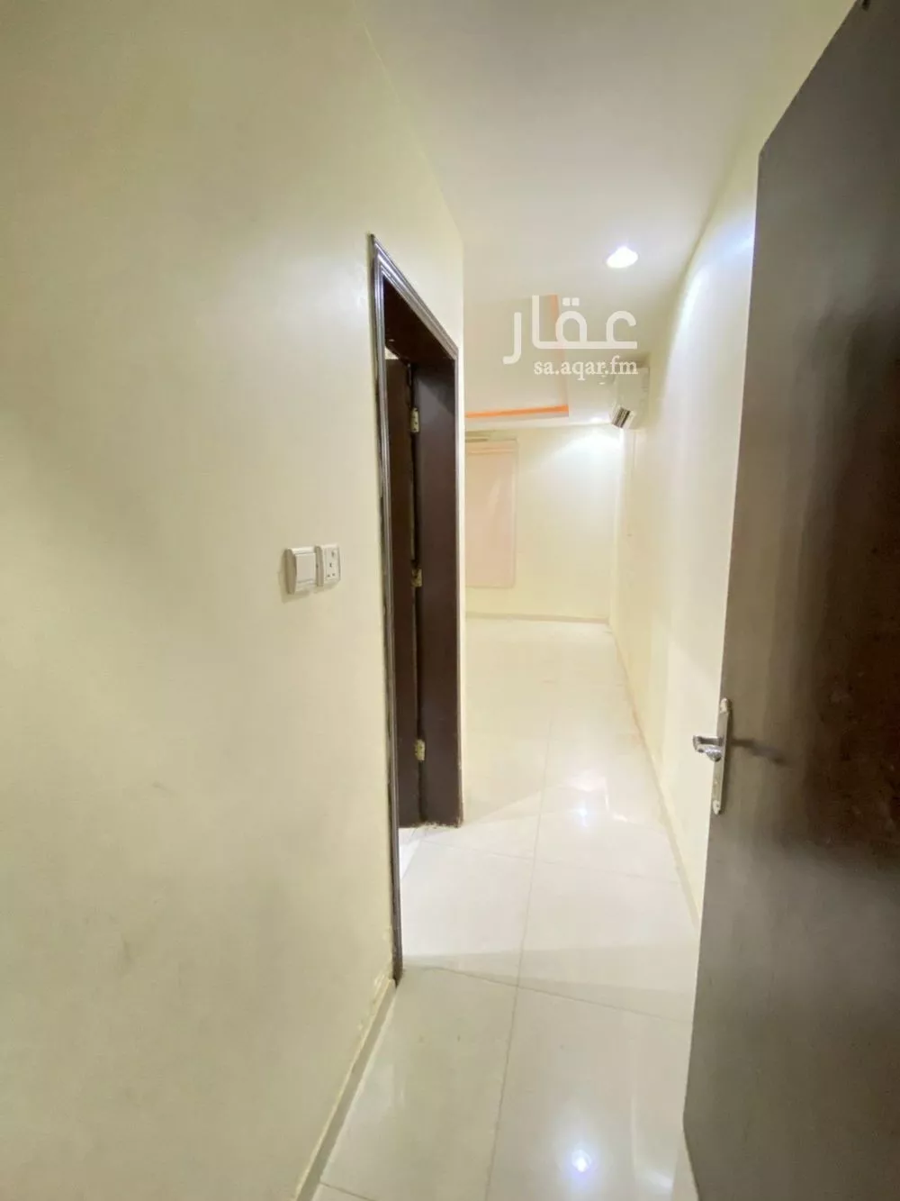 فيلا 5 غرف في عكاظ 11