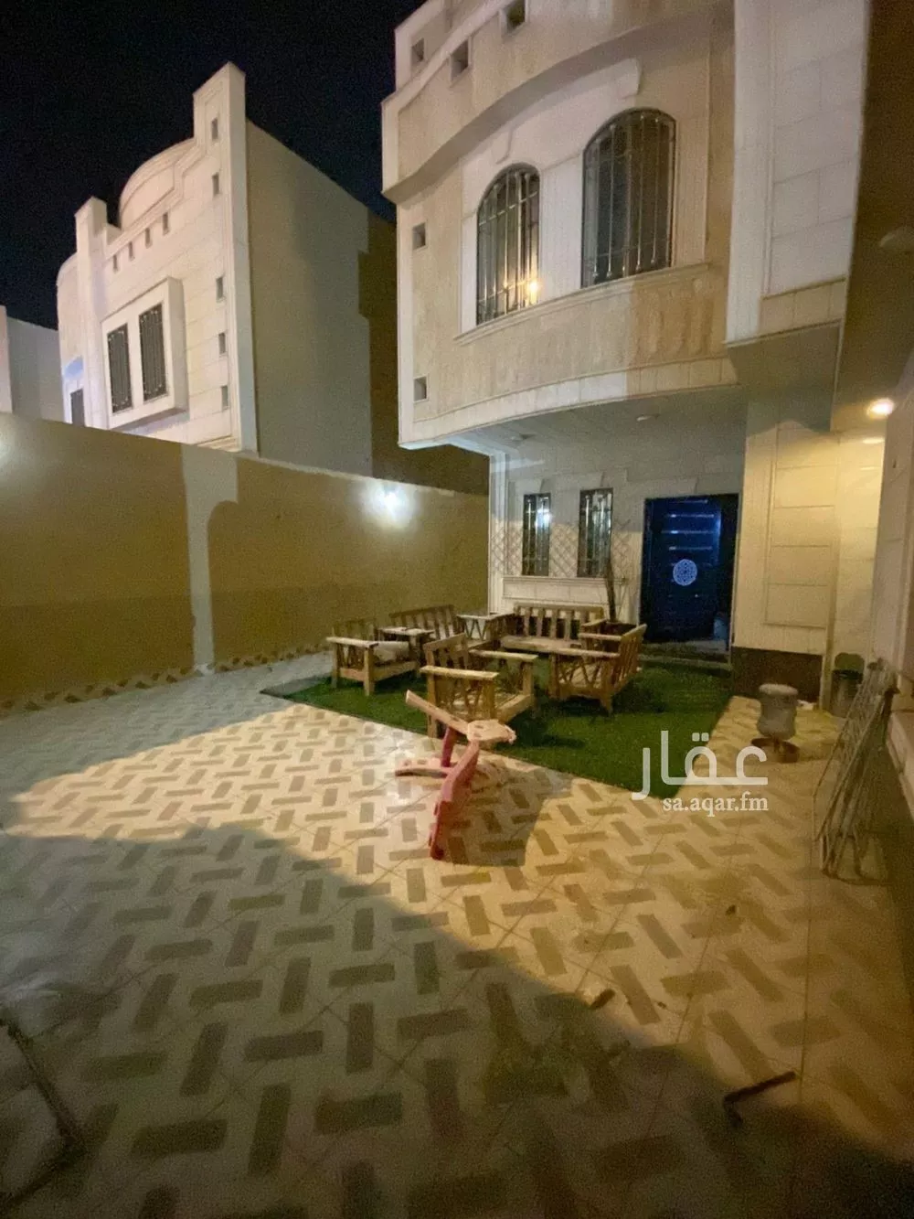 فيلا 5 غرف في عكاظ 5