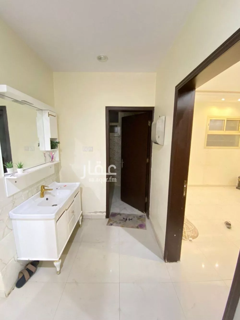 فيلا 5 غرف في عكاظ 6