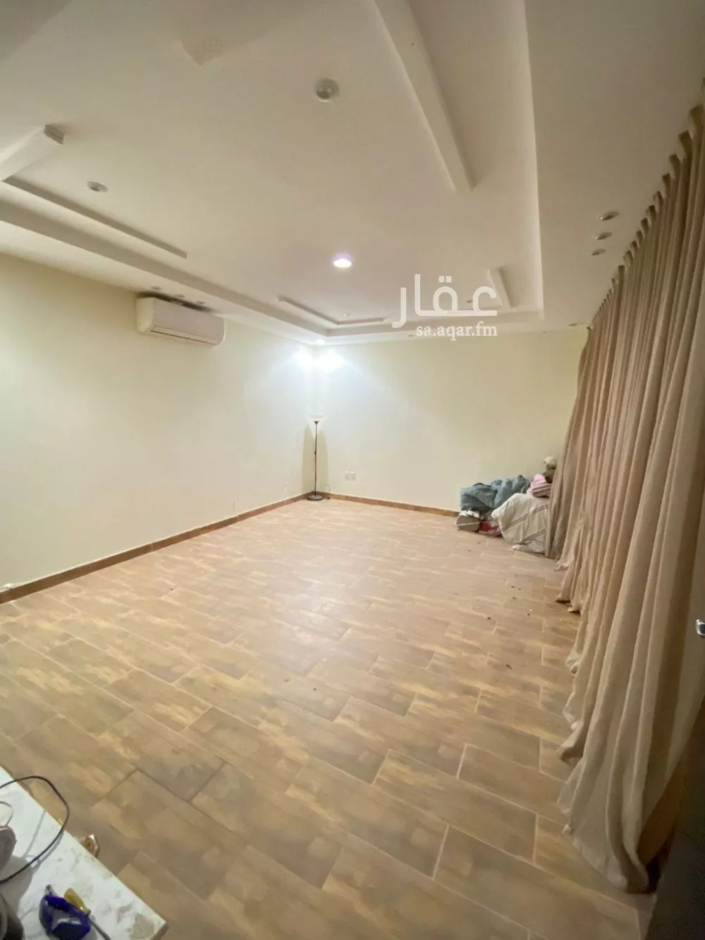 فيلا 5 غرف في عكاظ 10