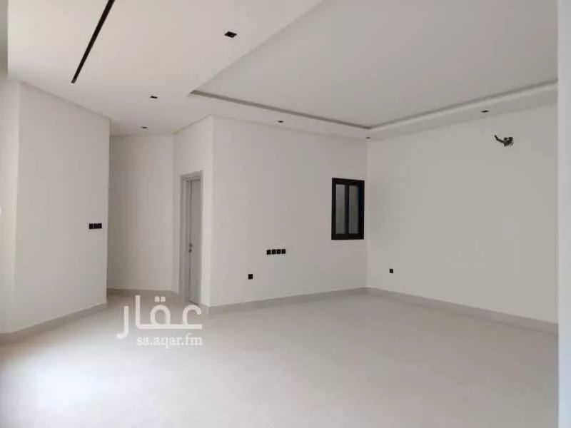 فيلا 6 غرف في عرقة 2