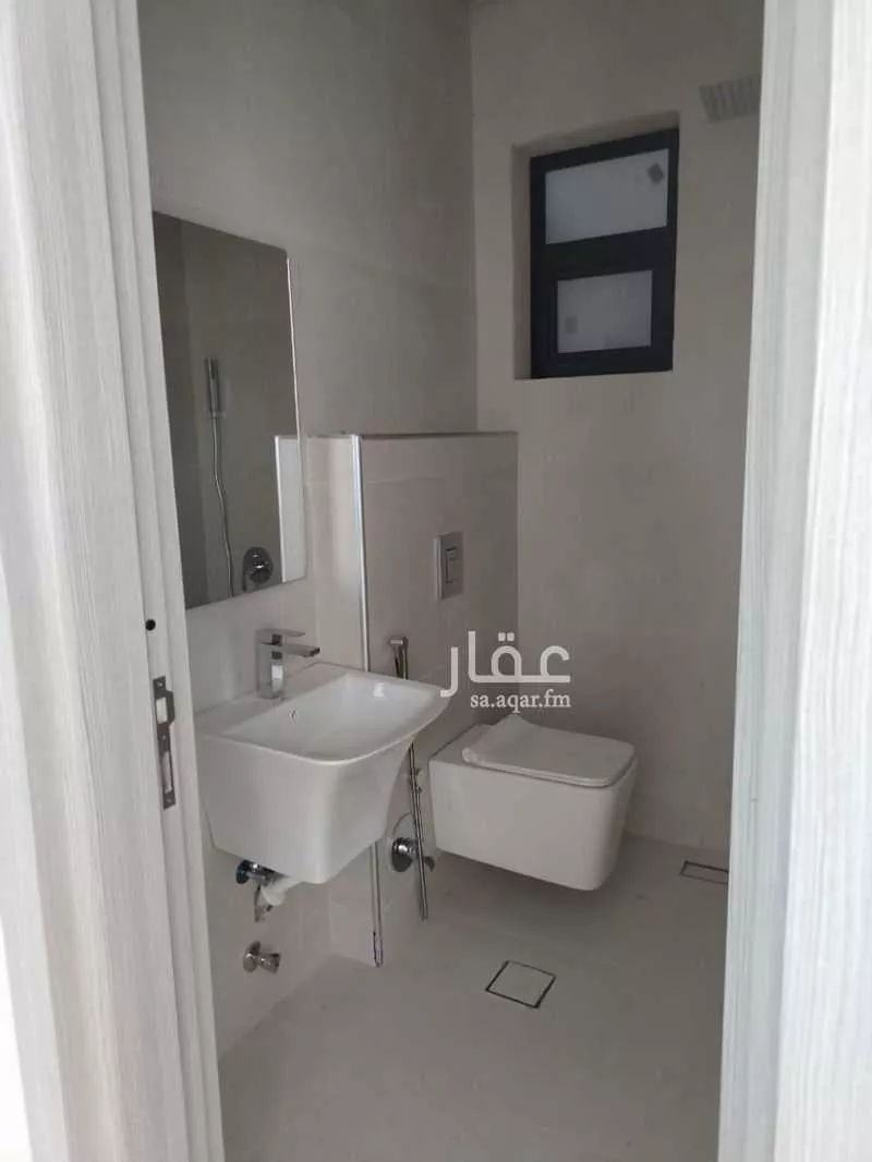 فيلا 6 غرف في عرقة 3