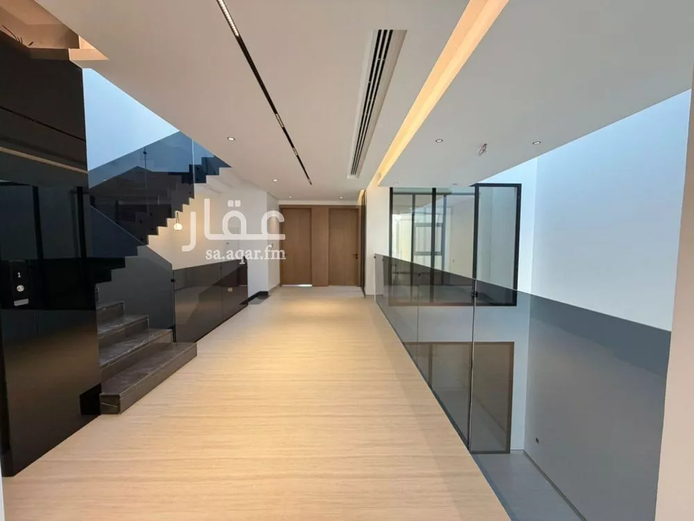 فيلا 4 غرف في العارض 5