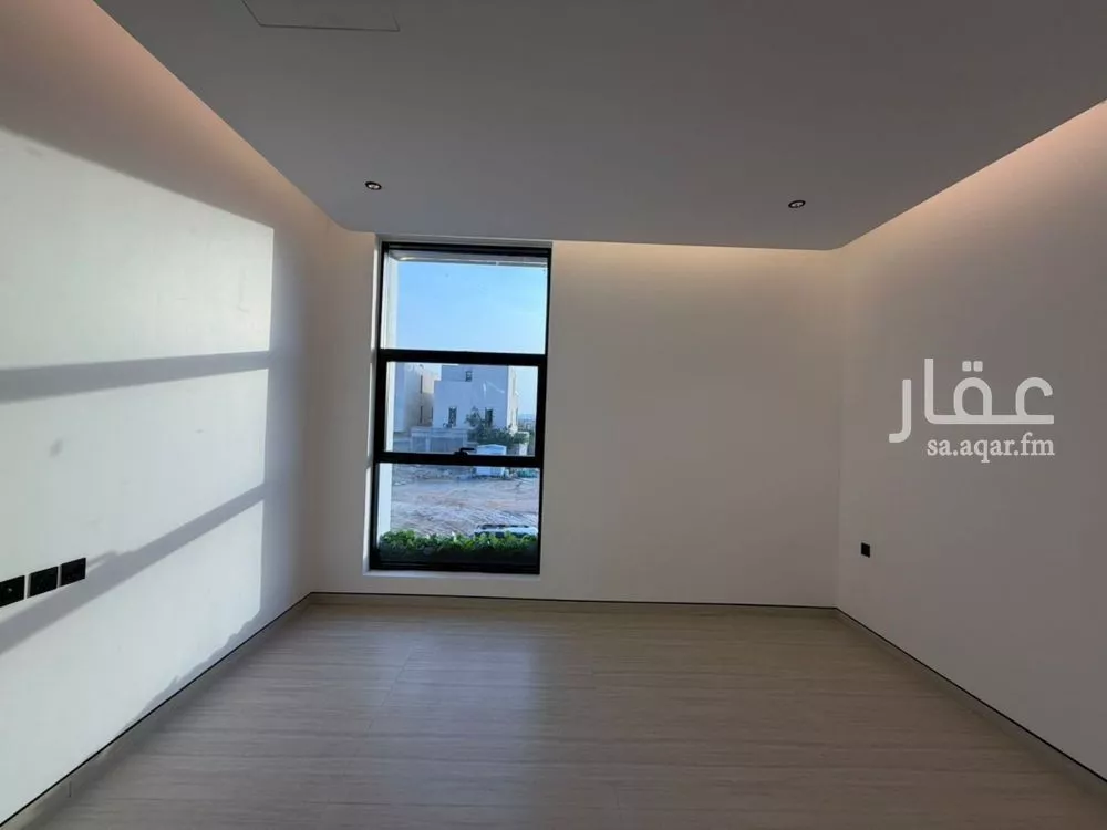 فيلا 4 غرف في العارض 9