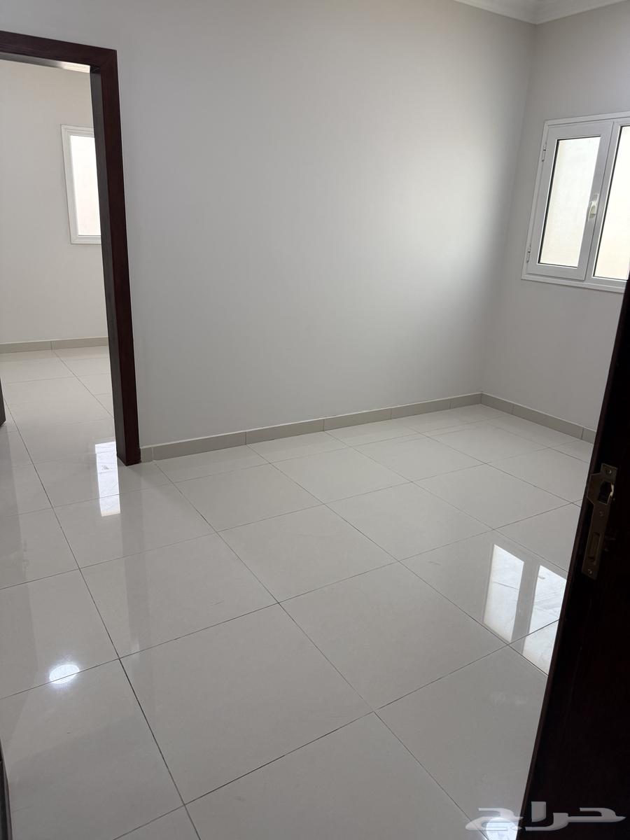 شقة 32 غرف في طيبة 5