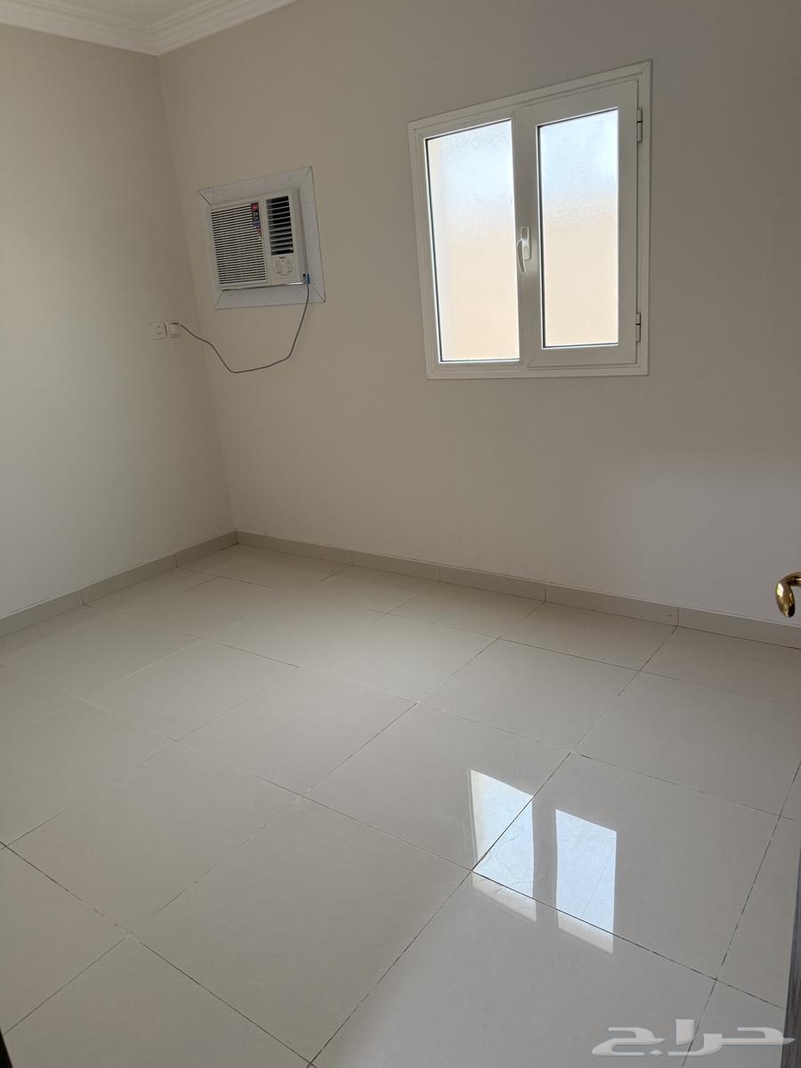 شقة 32 غرف في طيبة 8