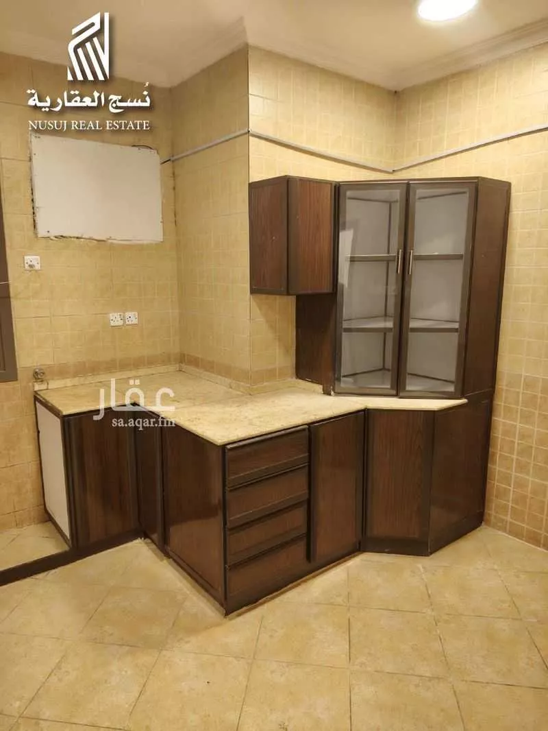 شقة 4 غرف في العريض 10