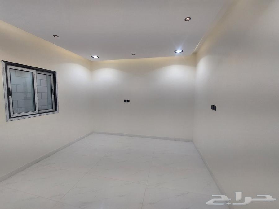 شقة 6 غرف في احد 11