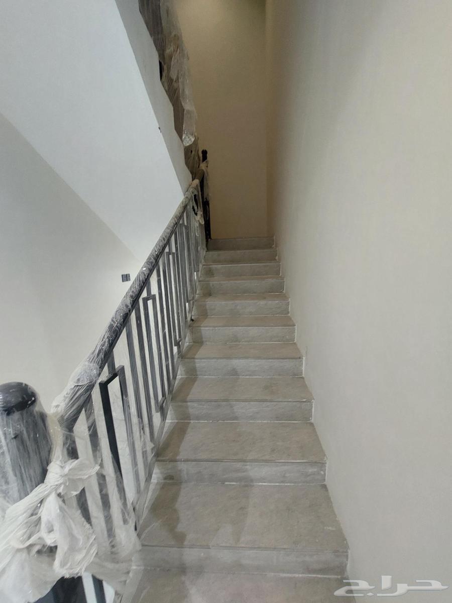 شقة 6 غرف في احد 13