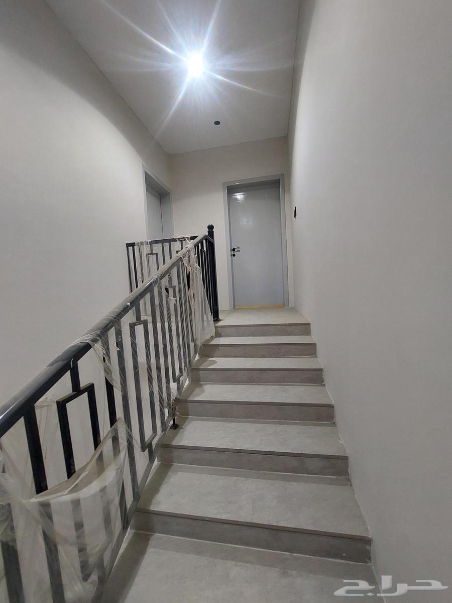 شقة 6 غرف في احد 4