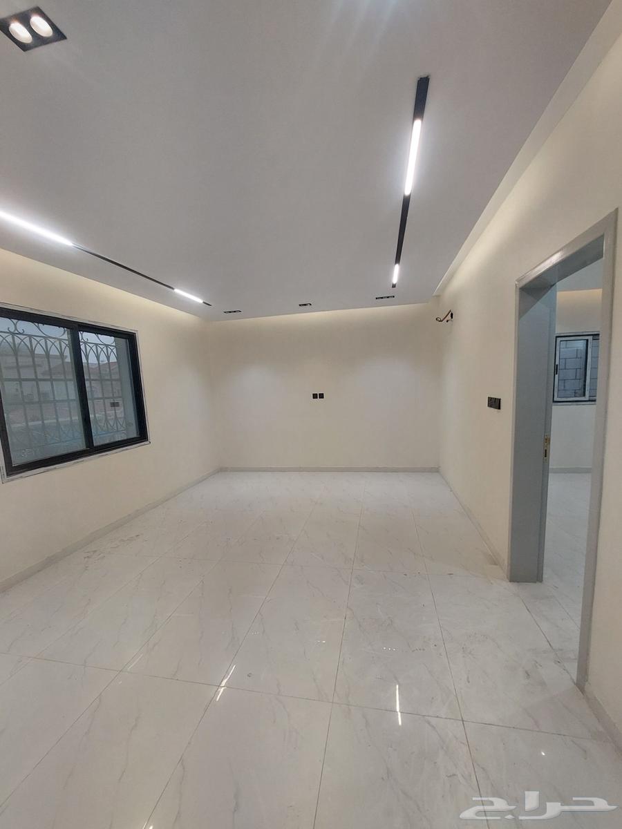 شقة 6 غرف في احد 6