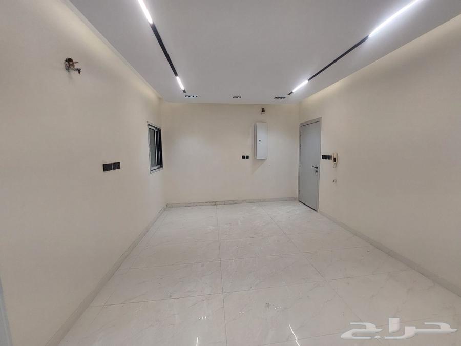 شقة 6 غرف في احد 8