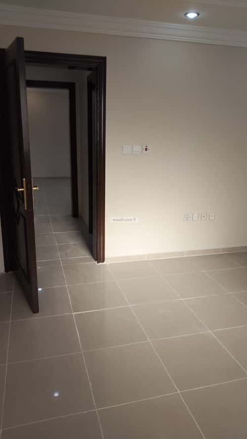 شقة 3 غرف في الزهراء 8