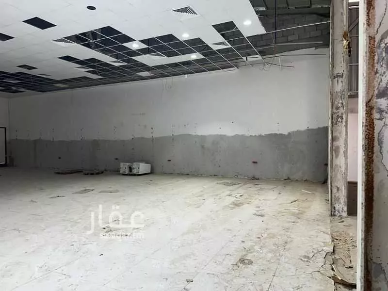 مستودع 1405 م² في العزيزية 6