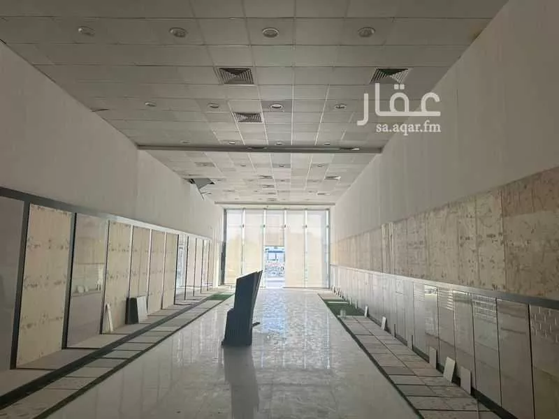 مستودع 1405 م² في العزيزية 8