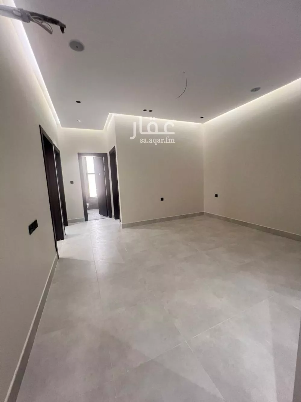 شقة 4 غرف في الروضة 6