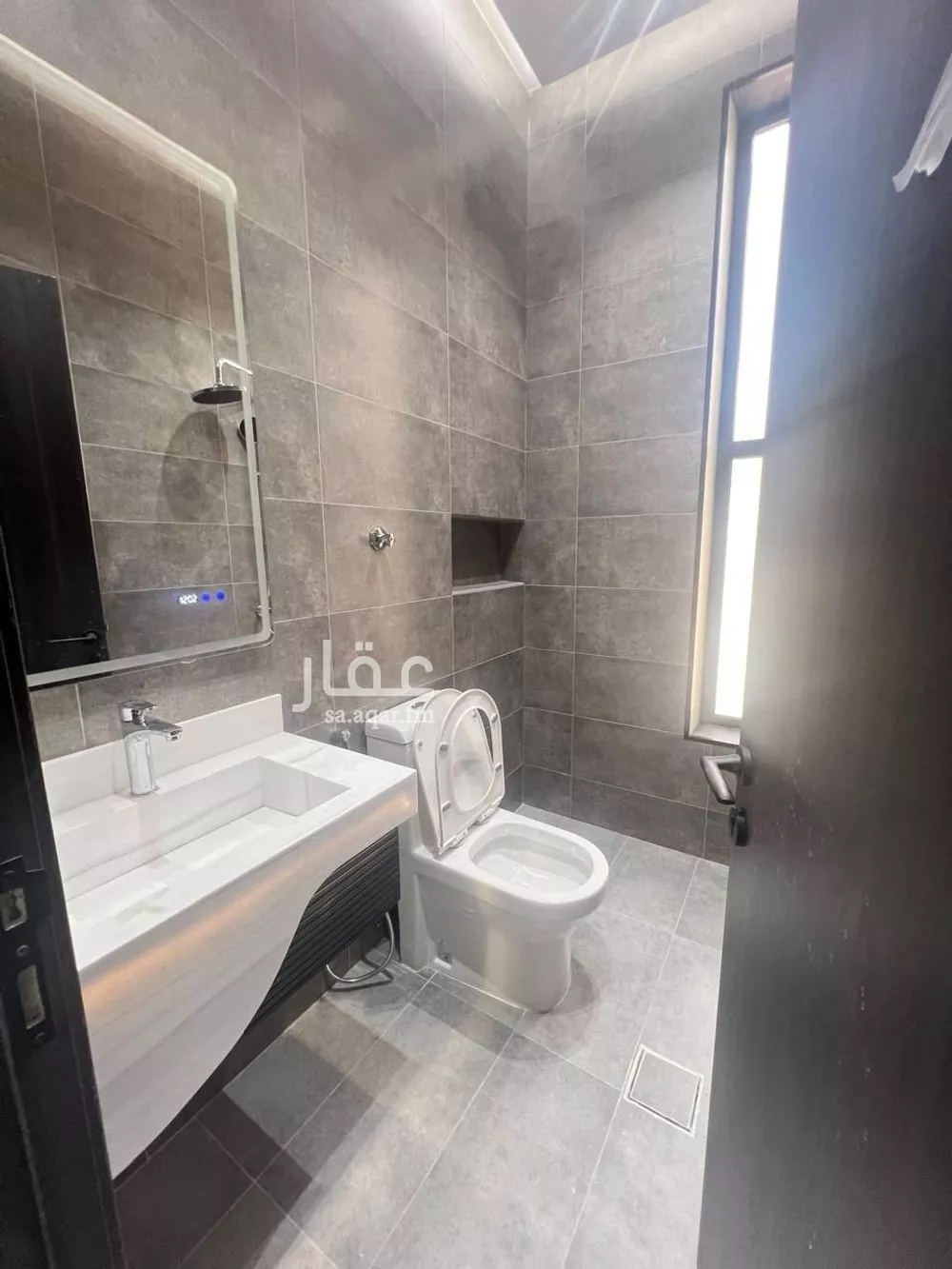 شقة 4 غرف في الروضة 10