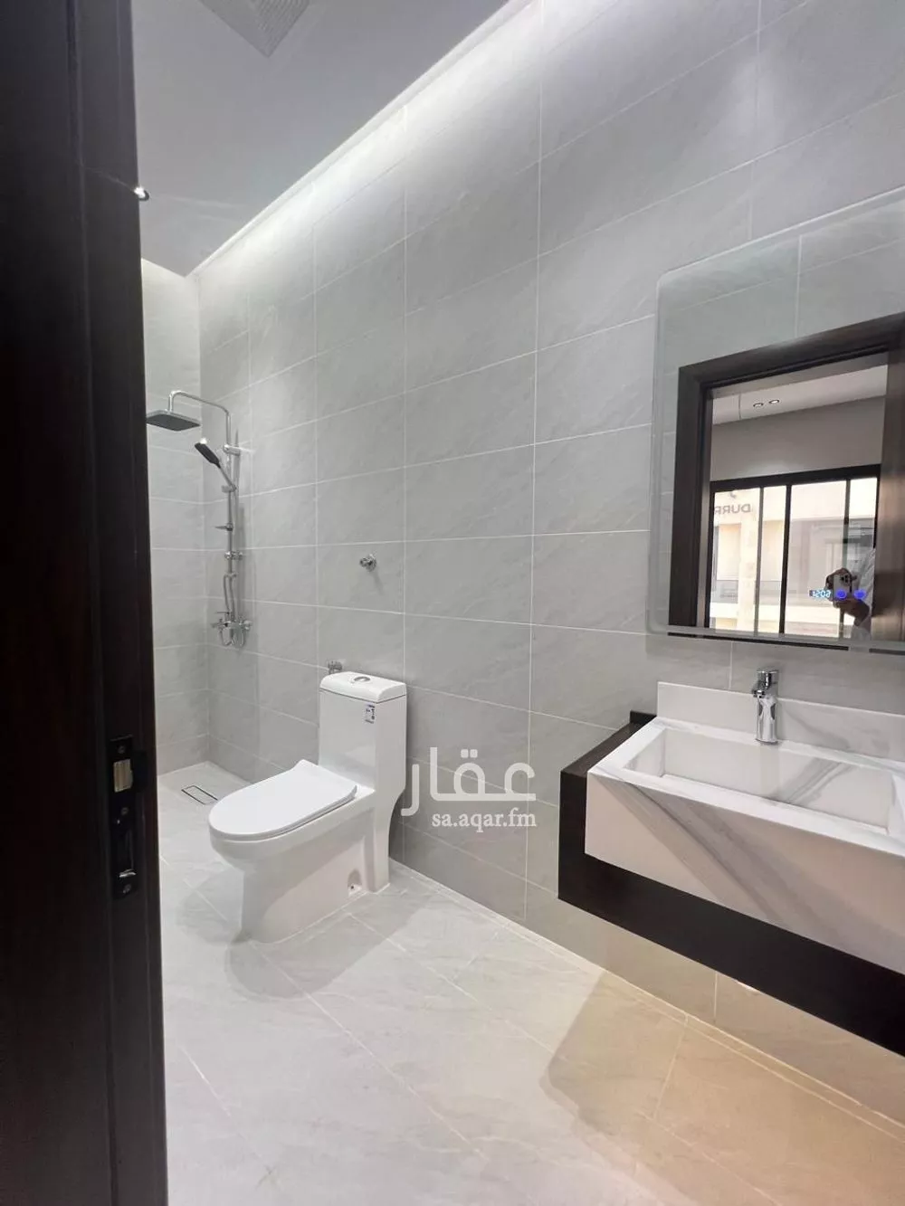 شقة 4 غرف في السلامة 9