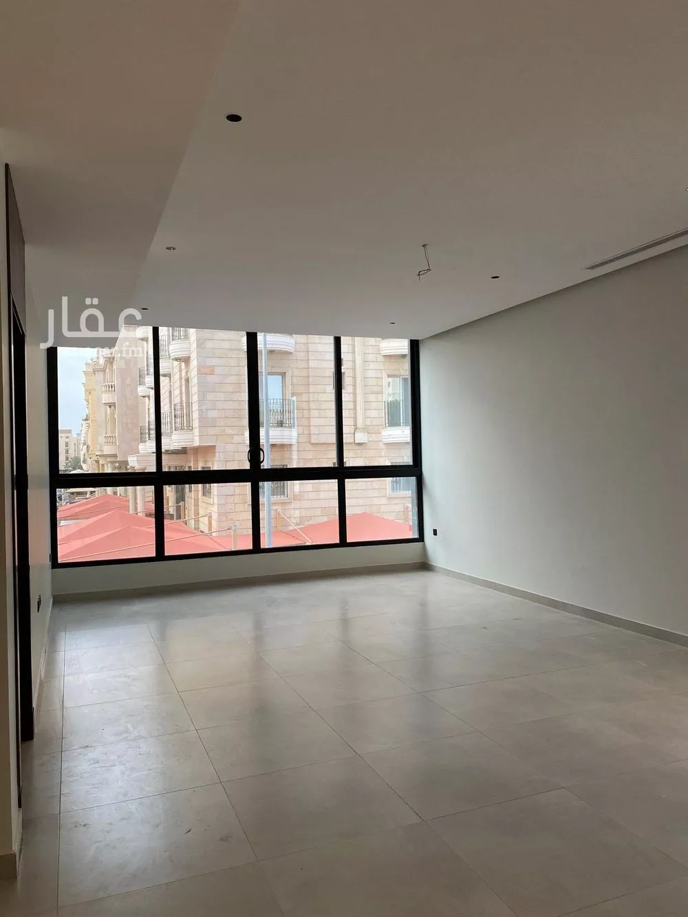 شقة 6 غرف في الروضة 2