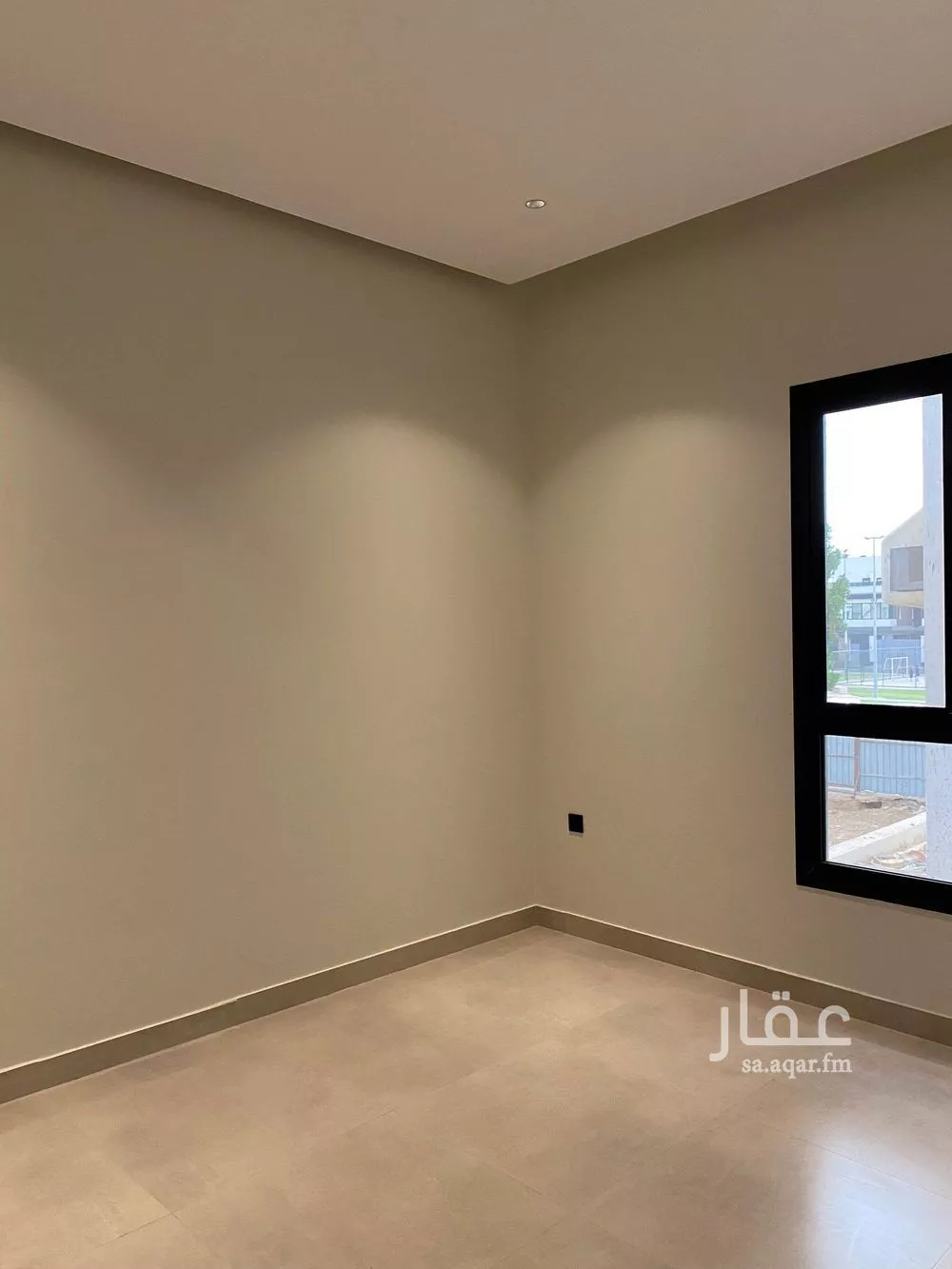 شقة 6 غرف في الروضة 11