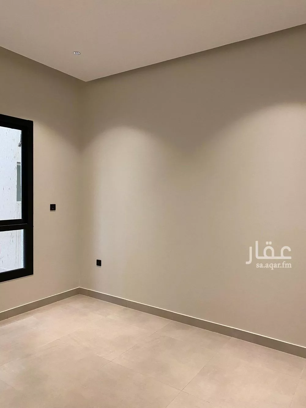 شقة 6 غرف في الروضة 3