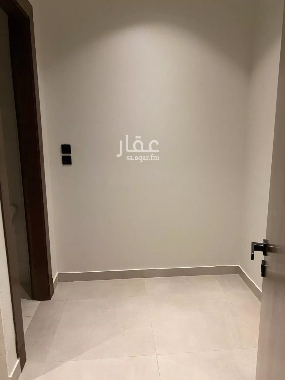 شقة 6 غرف في الروضة 4