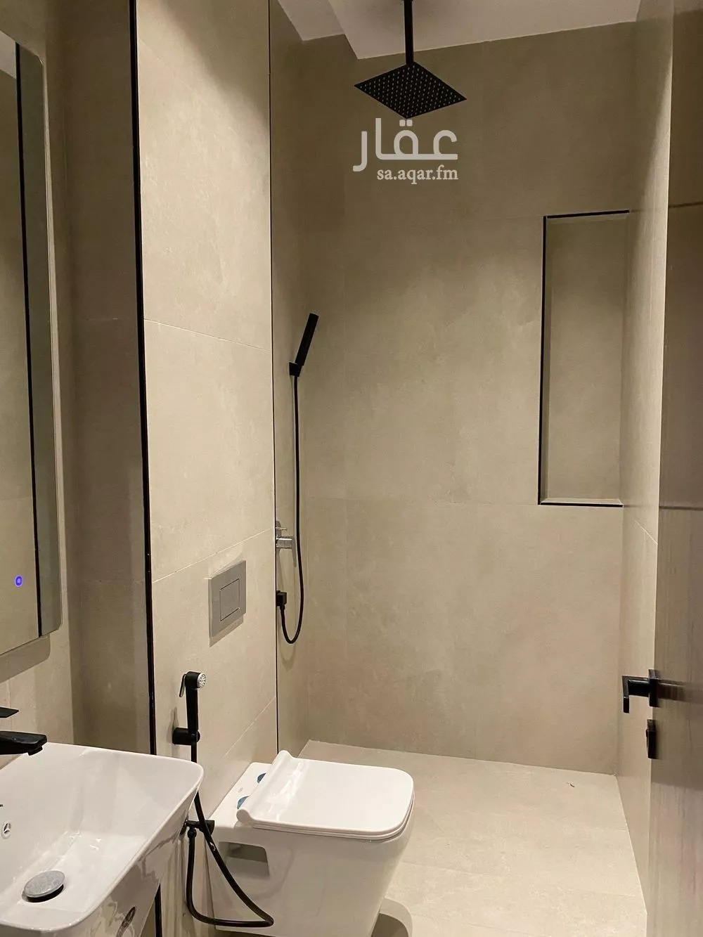 شقة 6 غرف في الروضة 6