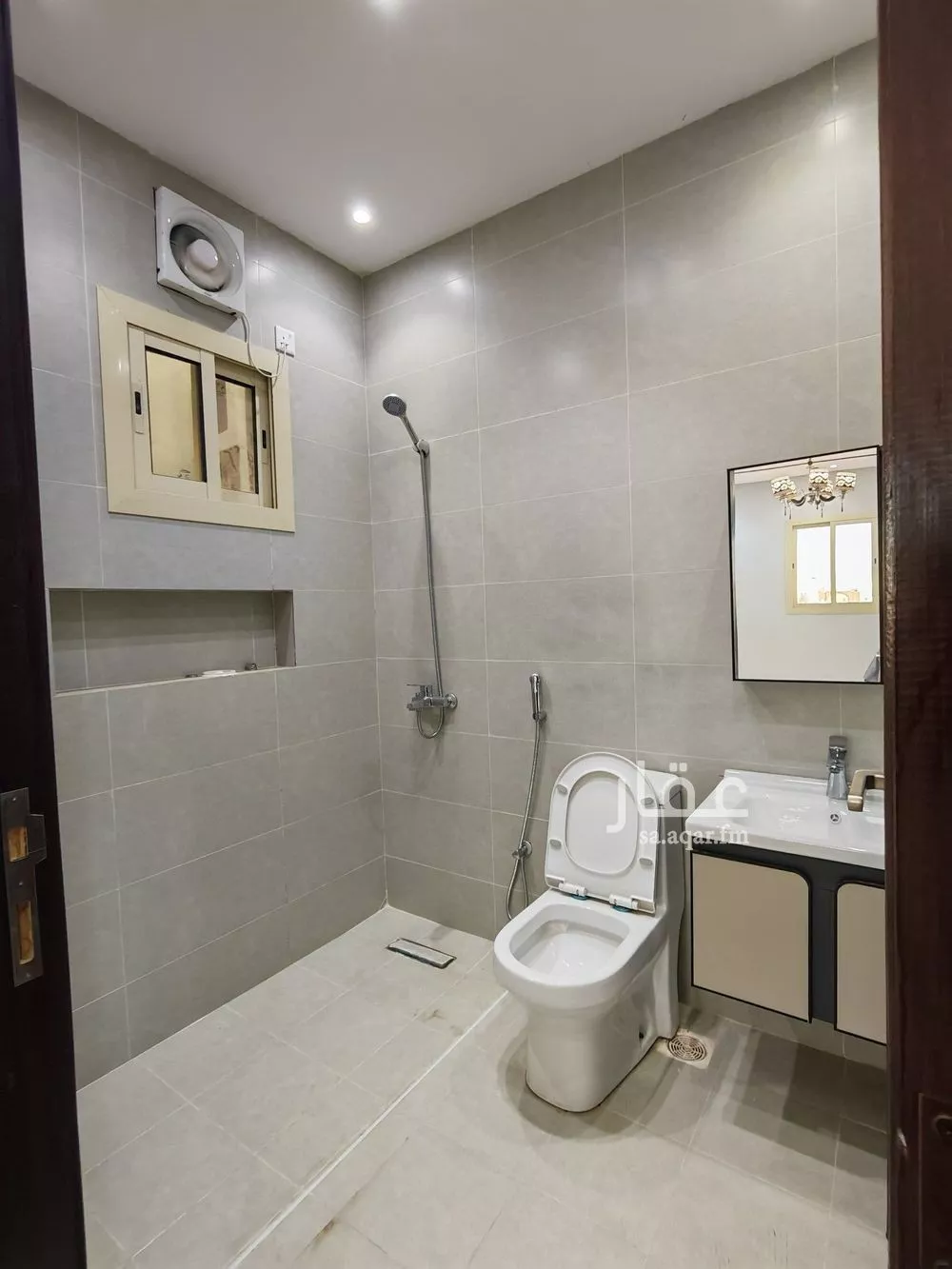 شقة 4 غرف في الصفا 5