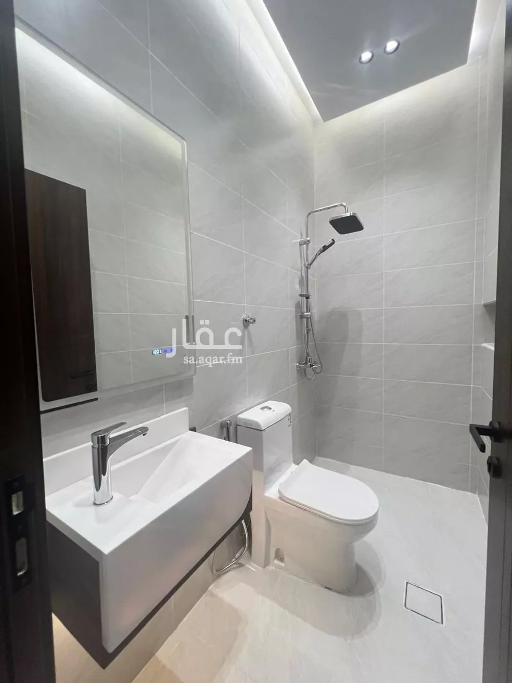 5 bedroom apartment in Al Salamah 4