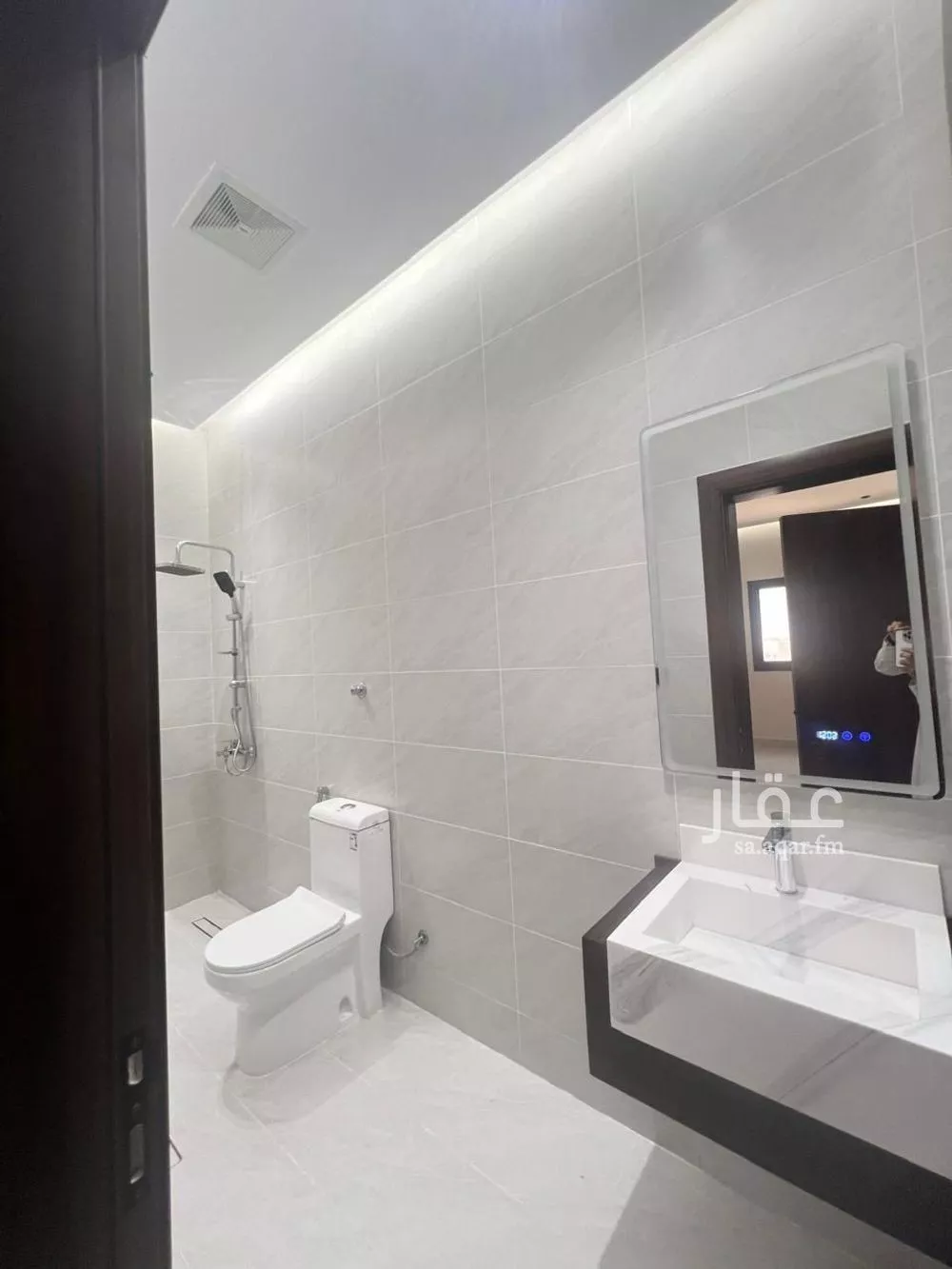 5 bedroom apartment in Al Salamah 9