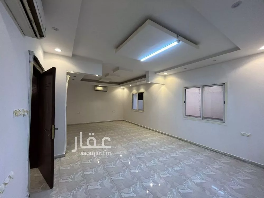 فيلا 8 غرف في العارض 5