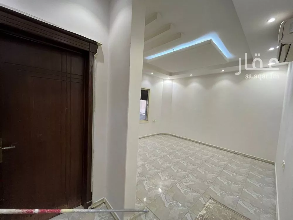 فيلا 8 غرف في العارض 6