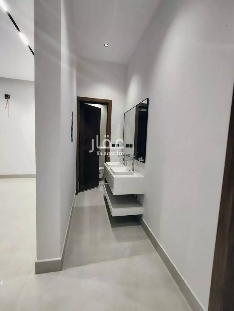 6 bedroom villa in Al Mahdiyyah 2