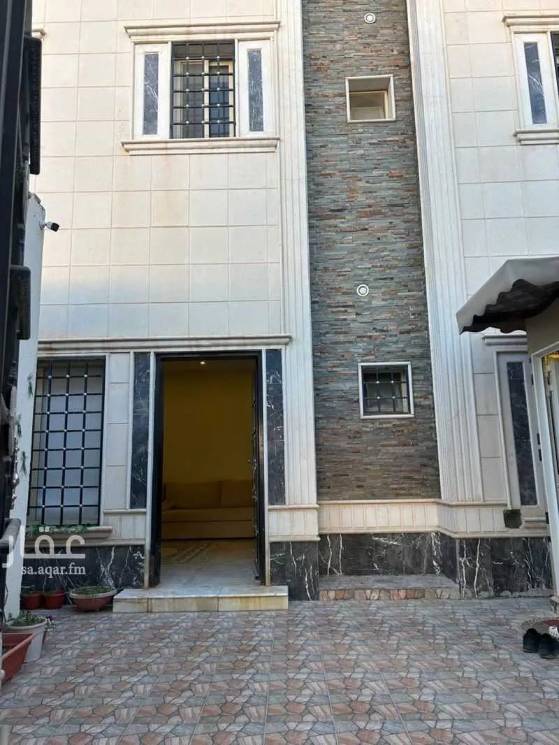 فيلا 6 غرف في العارض 5