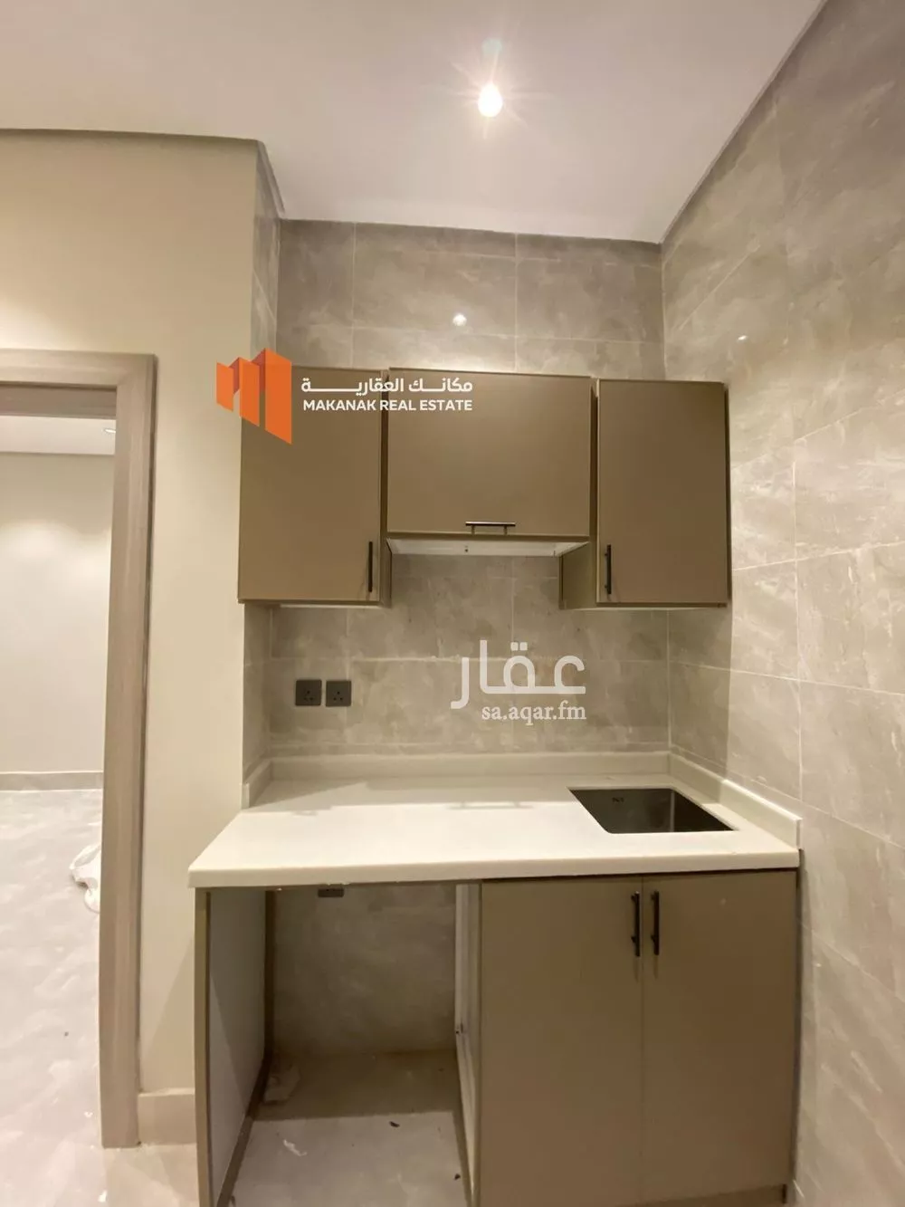 شقة 1 غرف في الحمرا 5