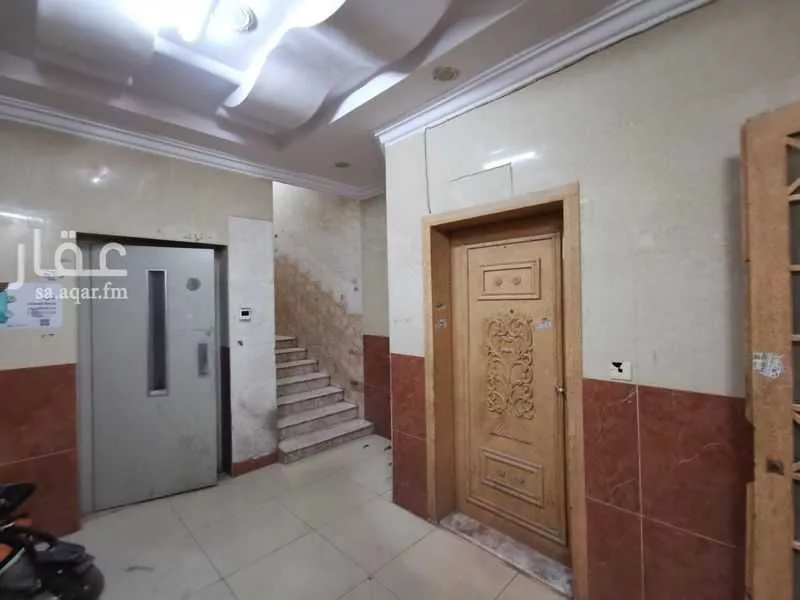 عمارة 475 م² في العقيق 3