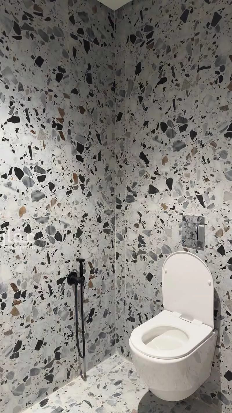 مكتب 150 م² في الروابي 7