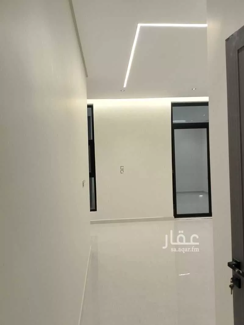 فيلا 9 غرف في احد 12