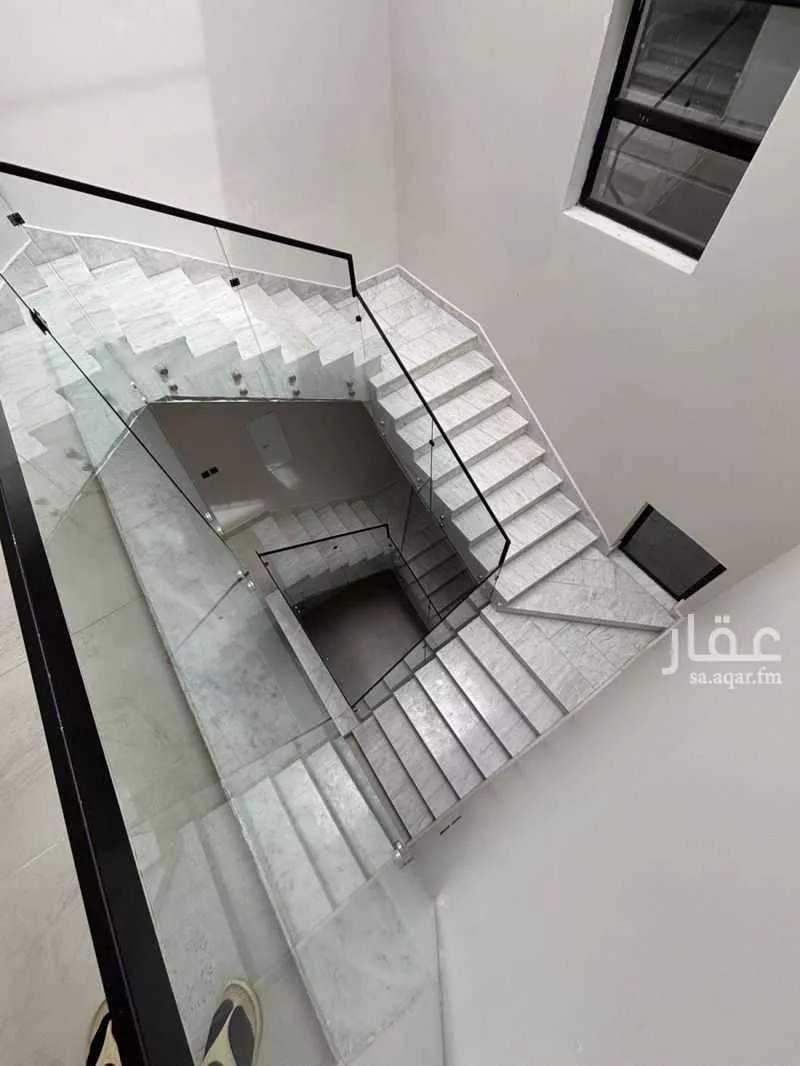 6 bedroom villa in Ash Shulah 7