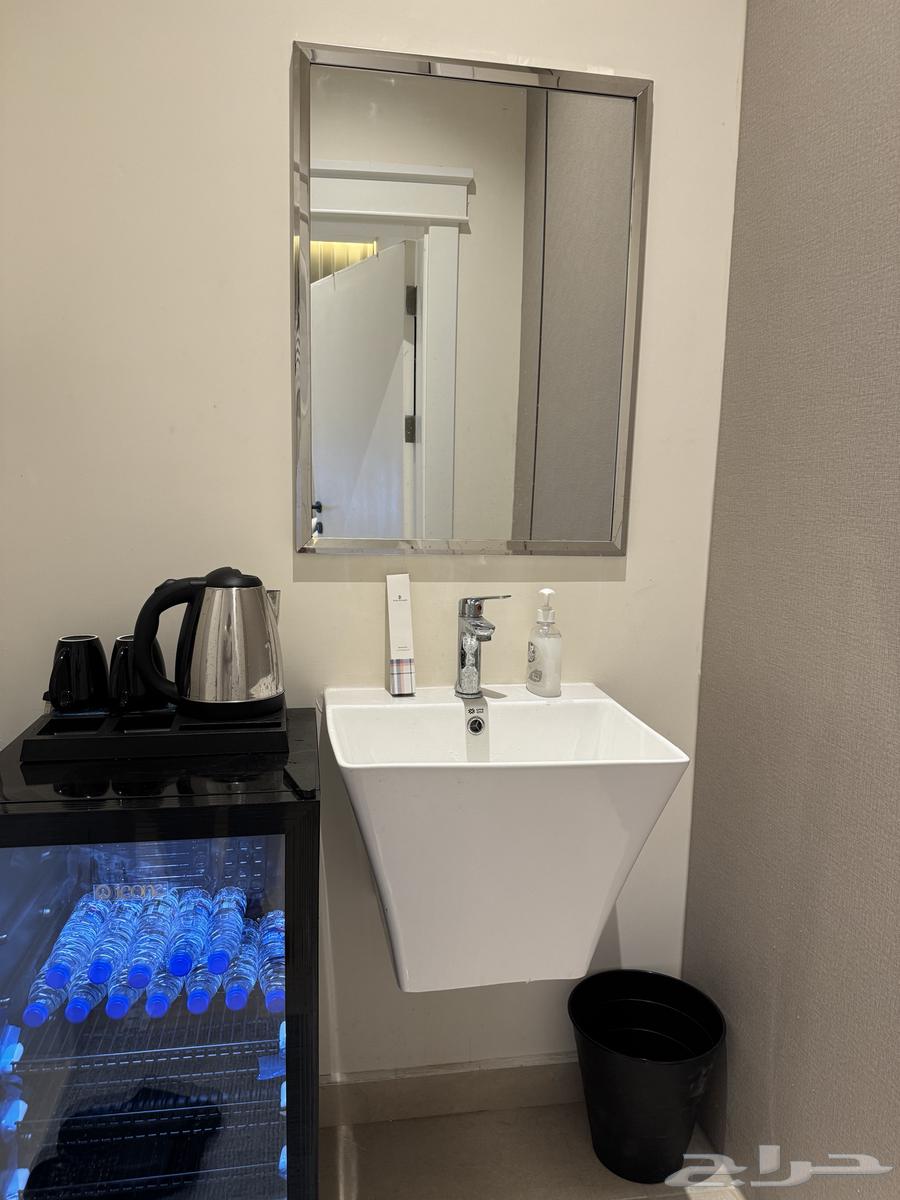 شقة 1 غرف في العارض 4