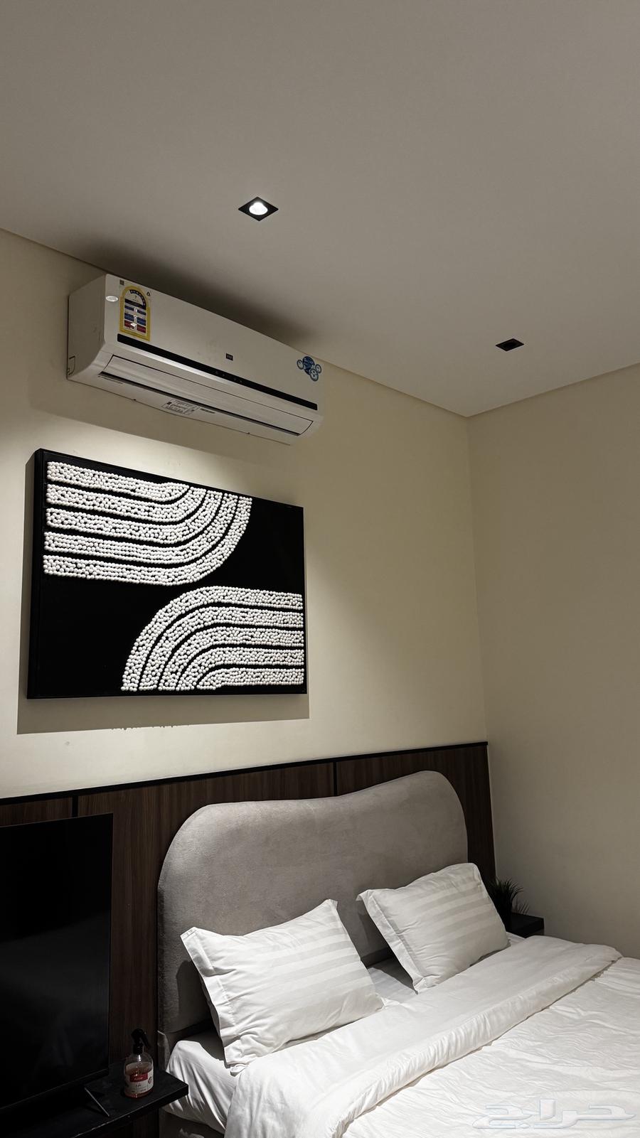 شقة 1 غرف في العارض 6