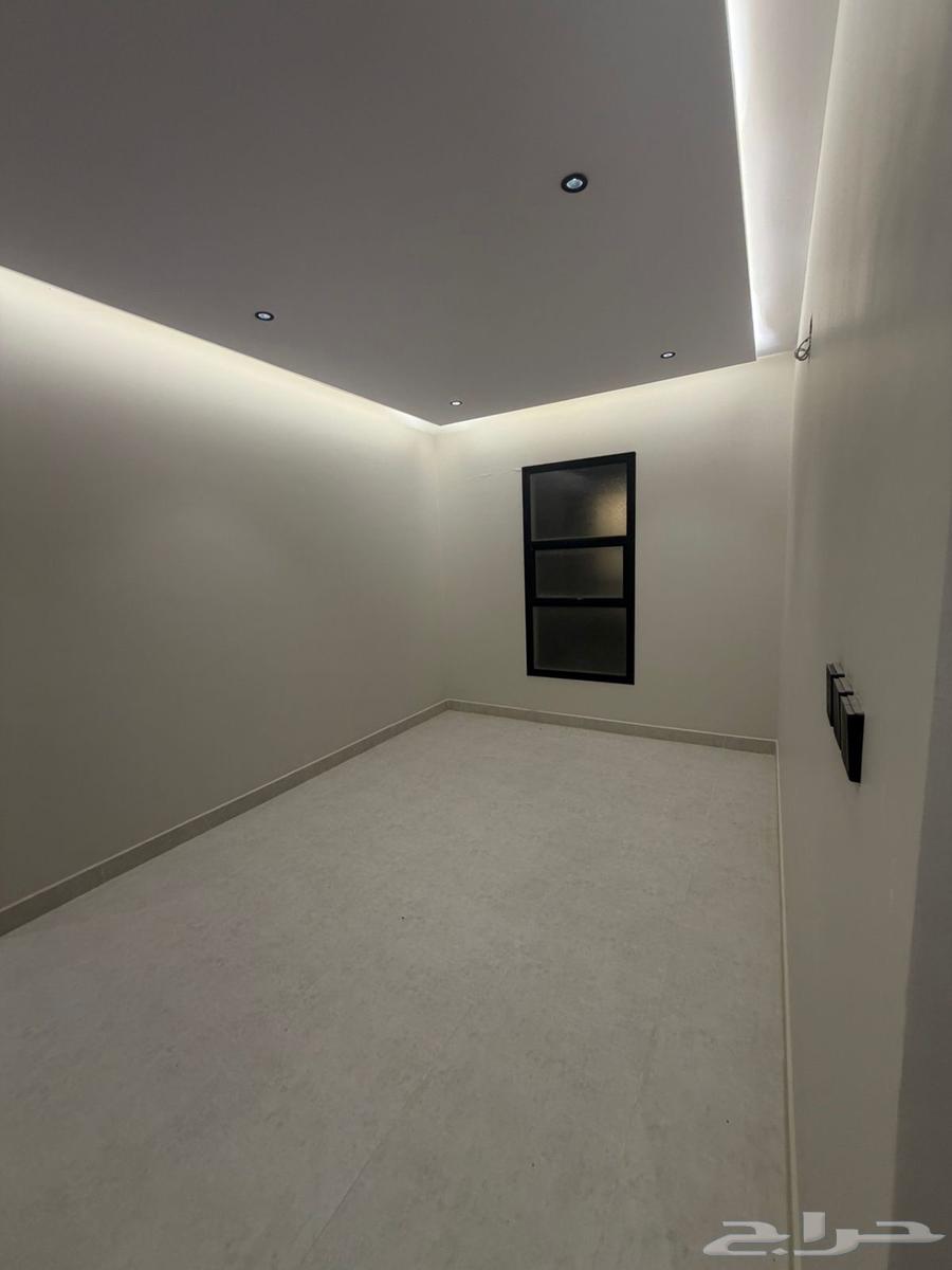 شقة 3 غرف في الرمال 4