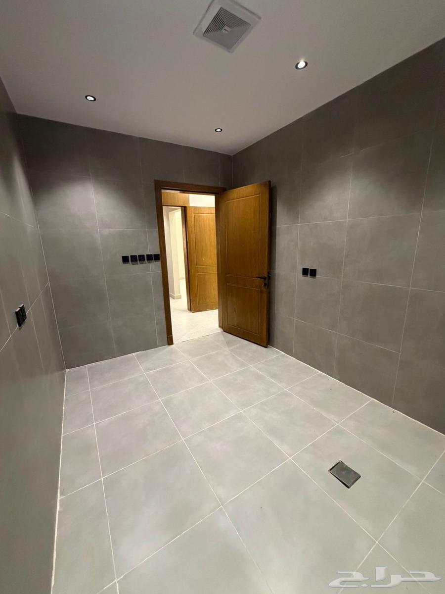شقة 3 غرف في الرمال 7